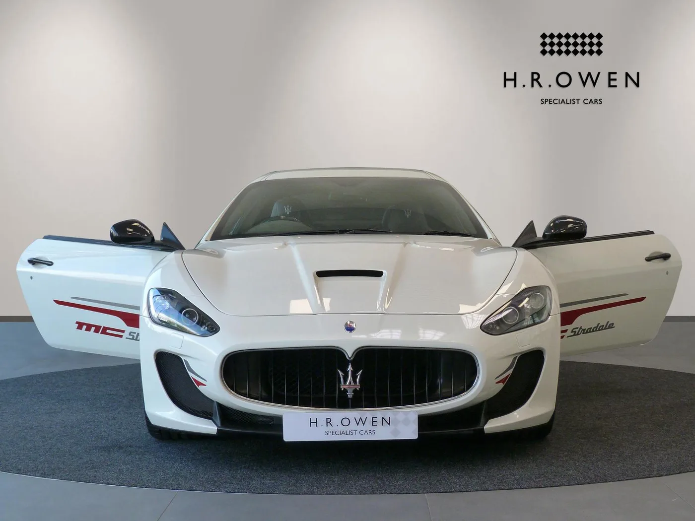 2016 Maserati GranTurismo MC Stradale proposée par un groupe de concessions agréées à Cheltenham, Royaume-Uni, photo 10 sur 25