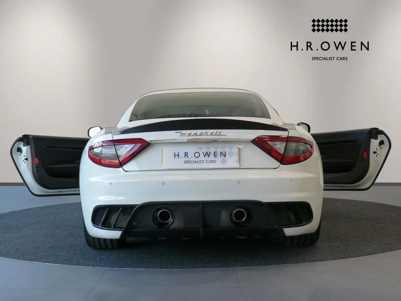 2016 Maserati GranTurismo MC Stradale proposée par un groupe de concessions agréées à Cheltenham, Royaume-Uni, photo 12 sur 25