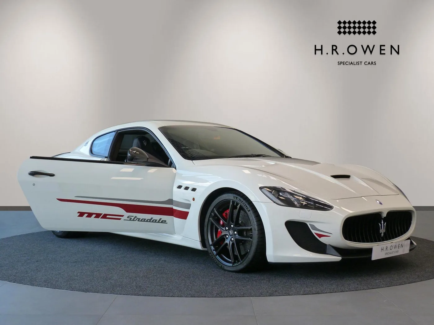 2016 Maserati GranTurismo MC Stradale proposée par un groupe de concessions agréées à Cheltenham, Royaume-Uni, photo 14 sur 25