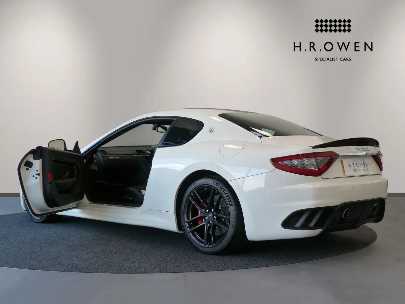 2016 Maserati GranTurismo MC Stradale proposée par un groupe de concessions agréées à Cheltenham, Royaume-Uni, photo 15 sur 25