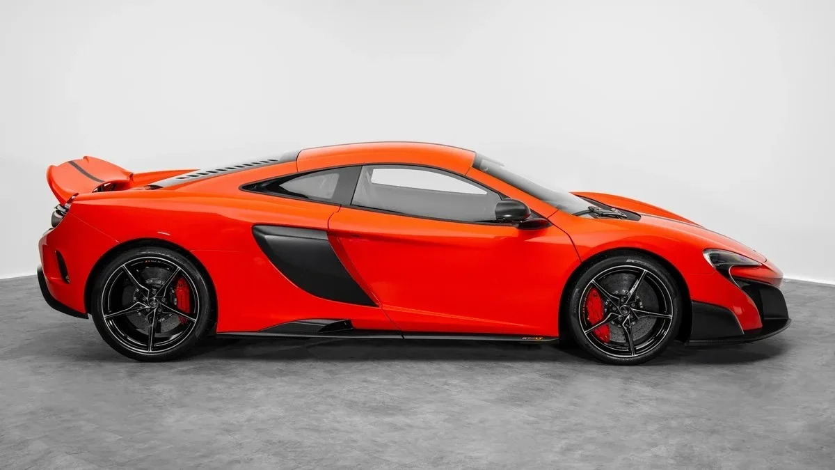 2016 McLaren 675LT, 3/30