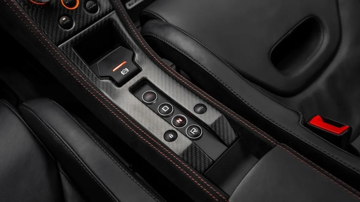 2016 McLaren 675LT, 25/30