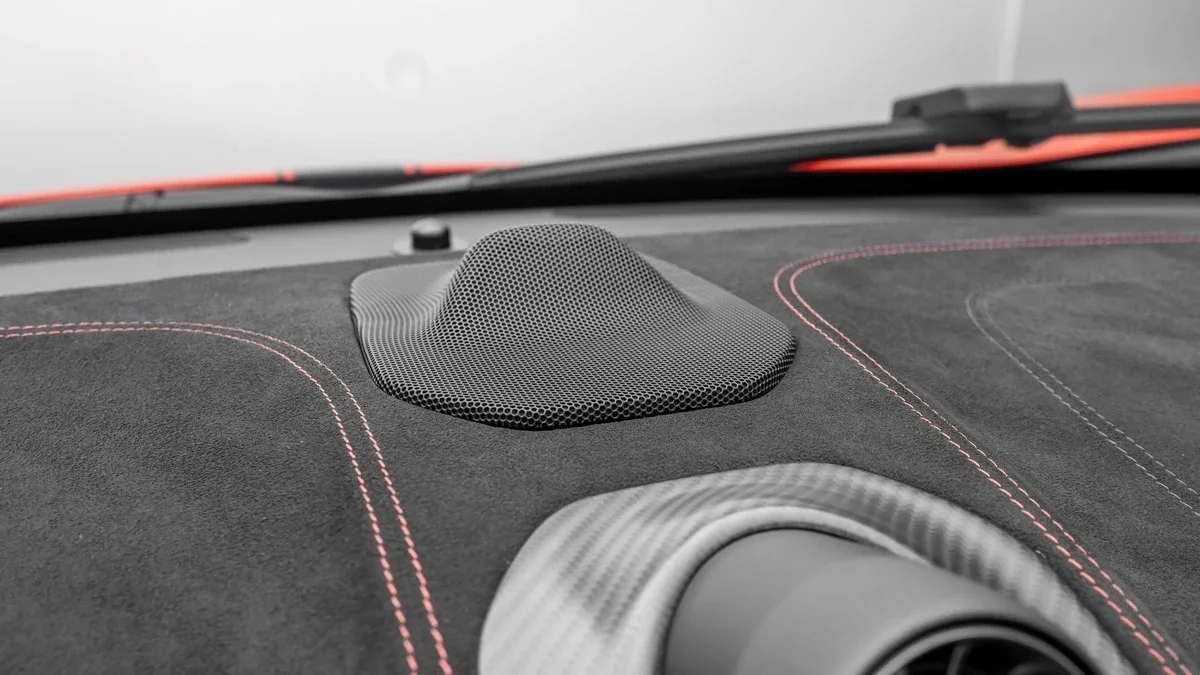 2016 McLaren 675LT, 27/30