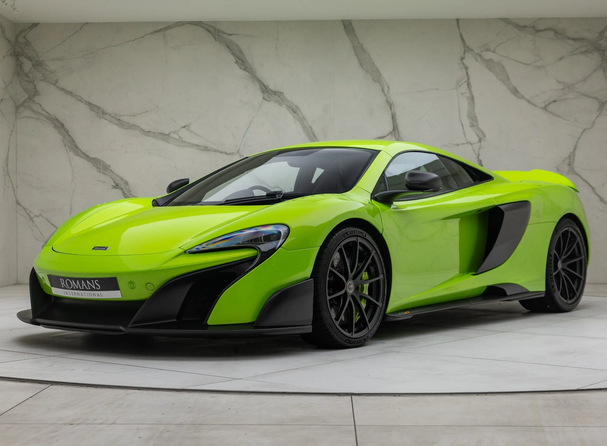 2016 McLaren 675LT proposée par un concessionnaire spécialisé à Banstead, Royaume-Uni, photo principale