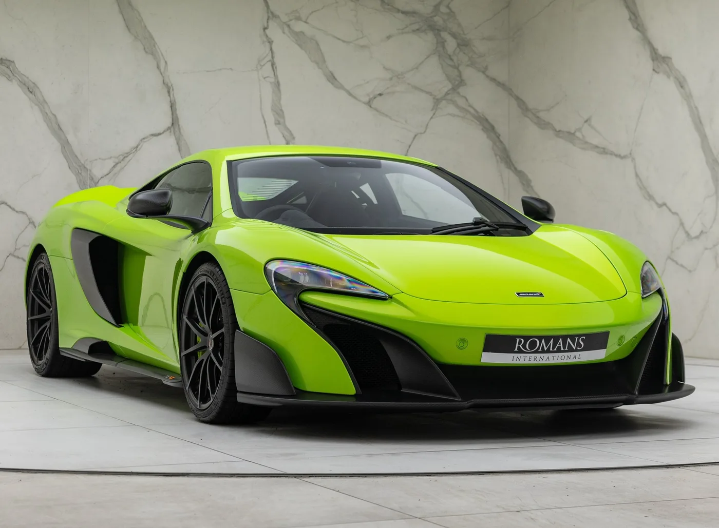 2016 McLaren 675LT offered by a specialist dealer in Banstead, United Kingdom, photo 6 of 15