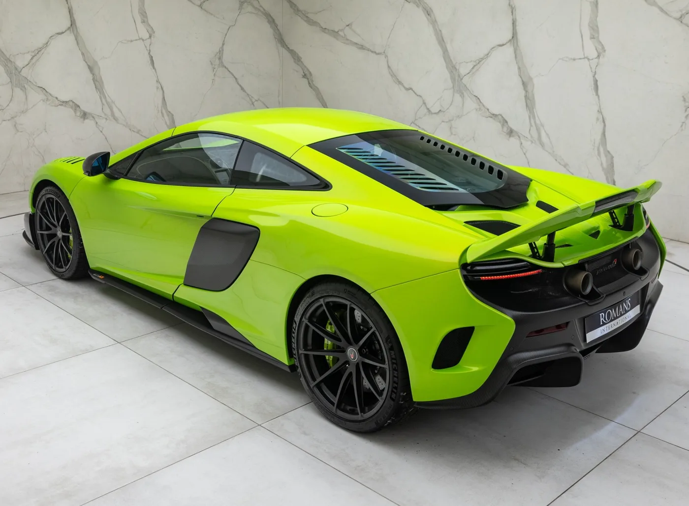 2016 McLaren 675LT offered by a specialist dealer in Banstead, United Kingdom, photo 9 of 15
