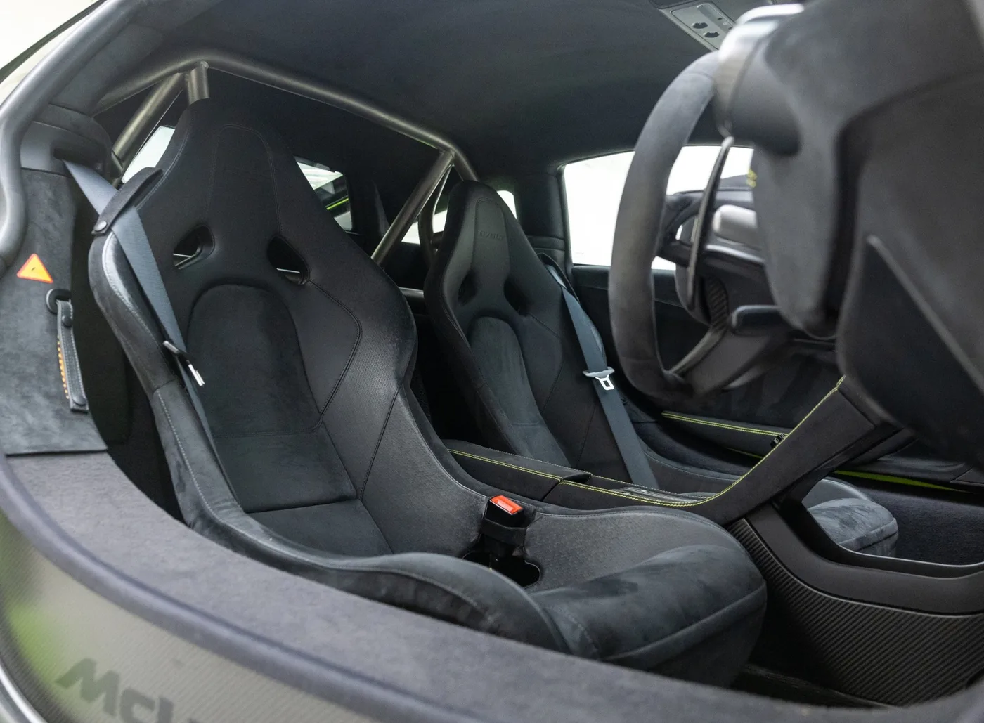 2016 McLaren 675LT offered by a specialist dealer in Banstead, United Kingdom, photo 11 of 15