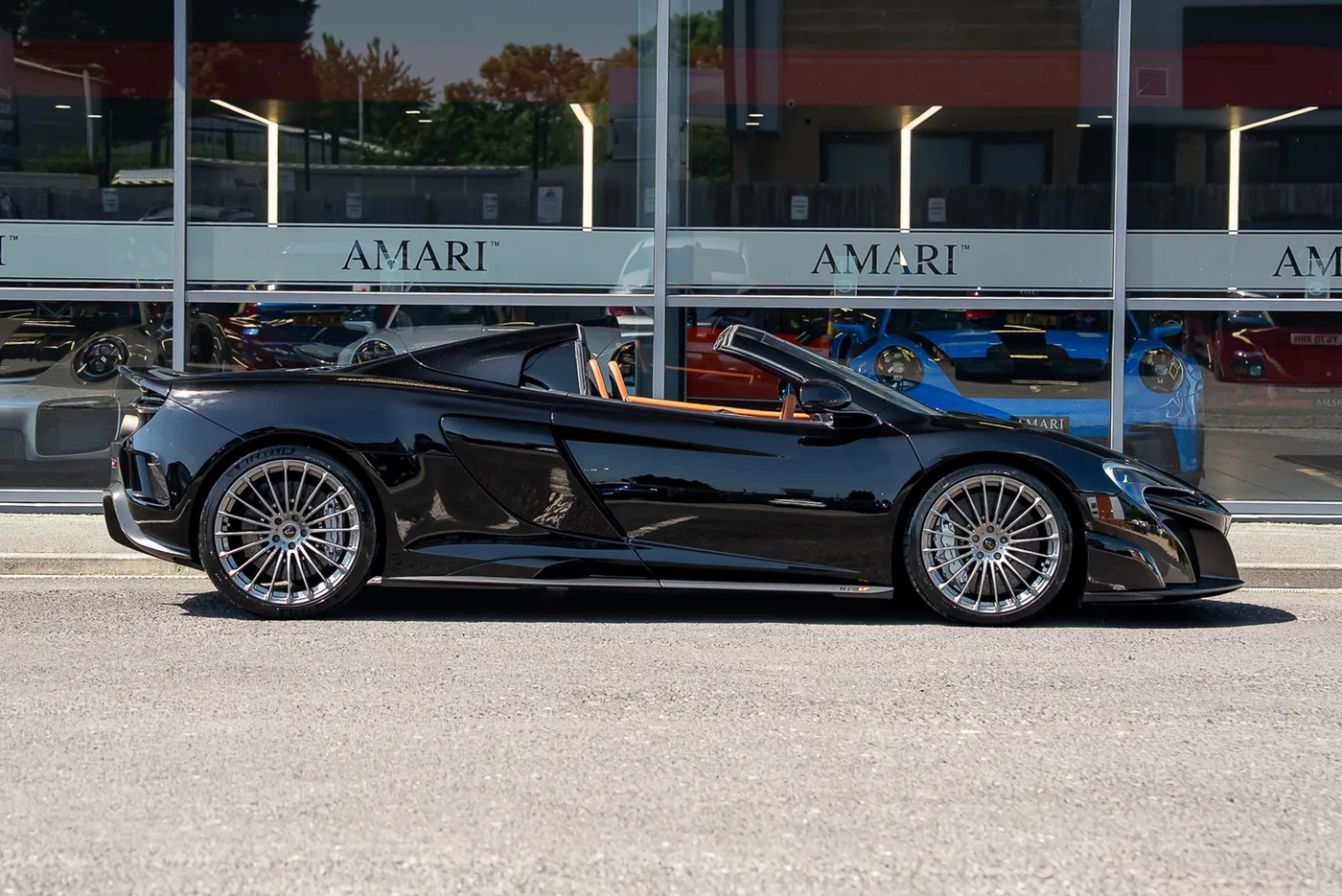 2016 McLaren 675LT Spider angeboten von einem Supersportwagenhändler in Preston, Vereinigtes Königreich, Foto 2 von 25