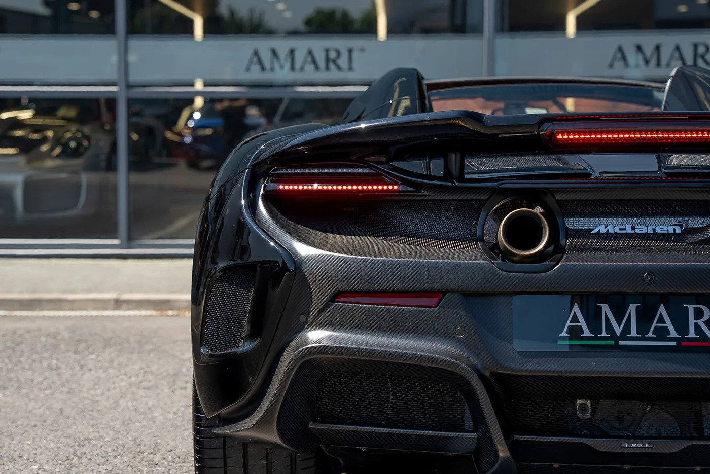 2016 McLaren 675LT Spider angeboten von einem Supersportwagenhändler in Preston, Vereinigtes Königreich, Foto 10 von 25