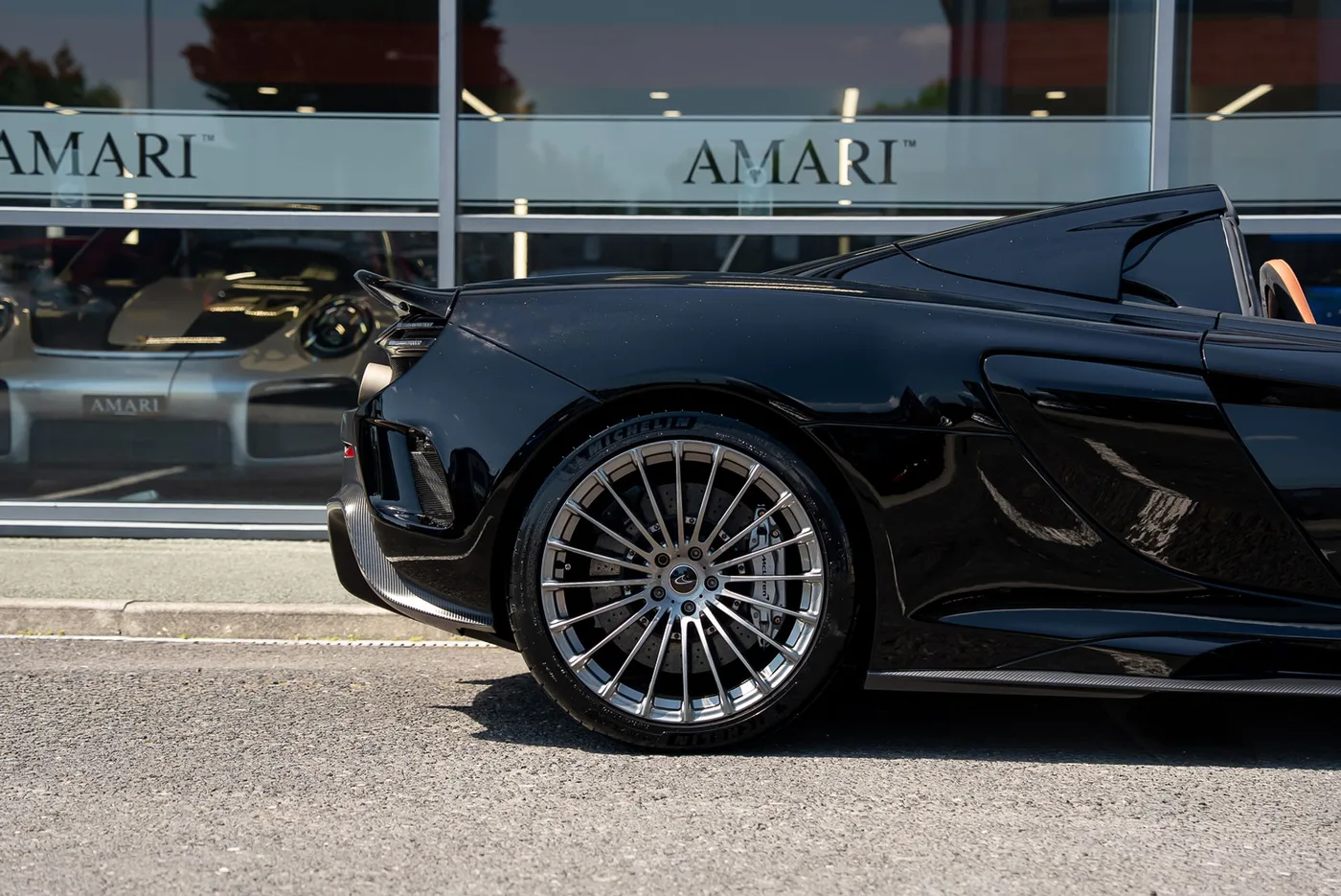 2016 McLaren 675LT Spider angeboten von einem Supersportwagenhändler in Preston, Vereinigtes Königreich, Foto 13 von 25