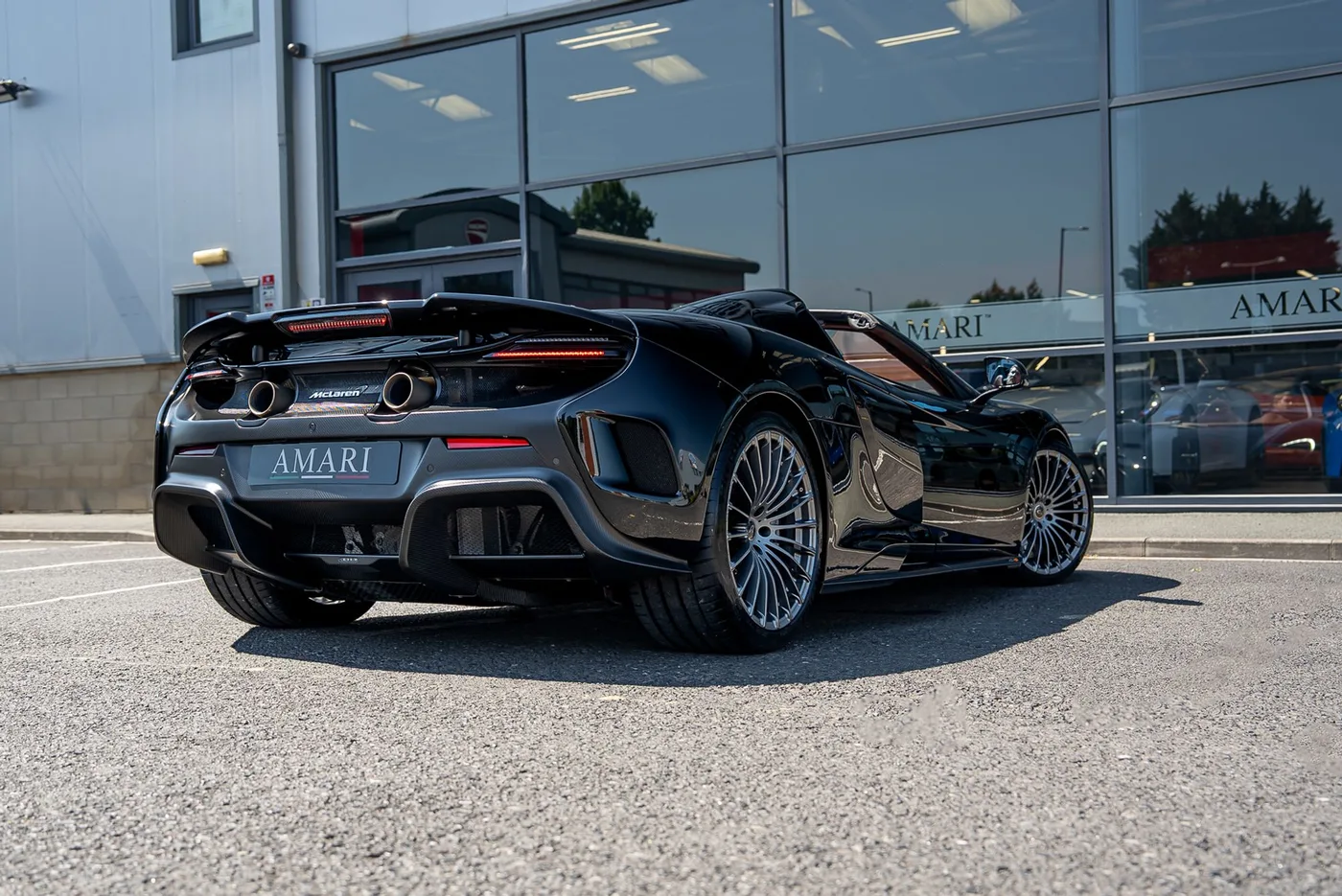 2016 McLaren 675LT Spider angeboten von einem Supersportwagenhändler in Preston, Vereinigtes Königreich, Foto 16 von 25