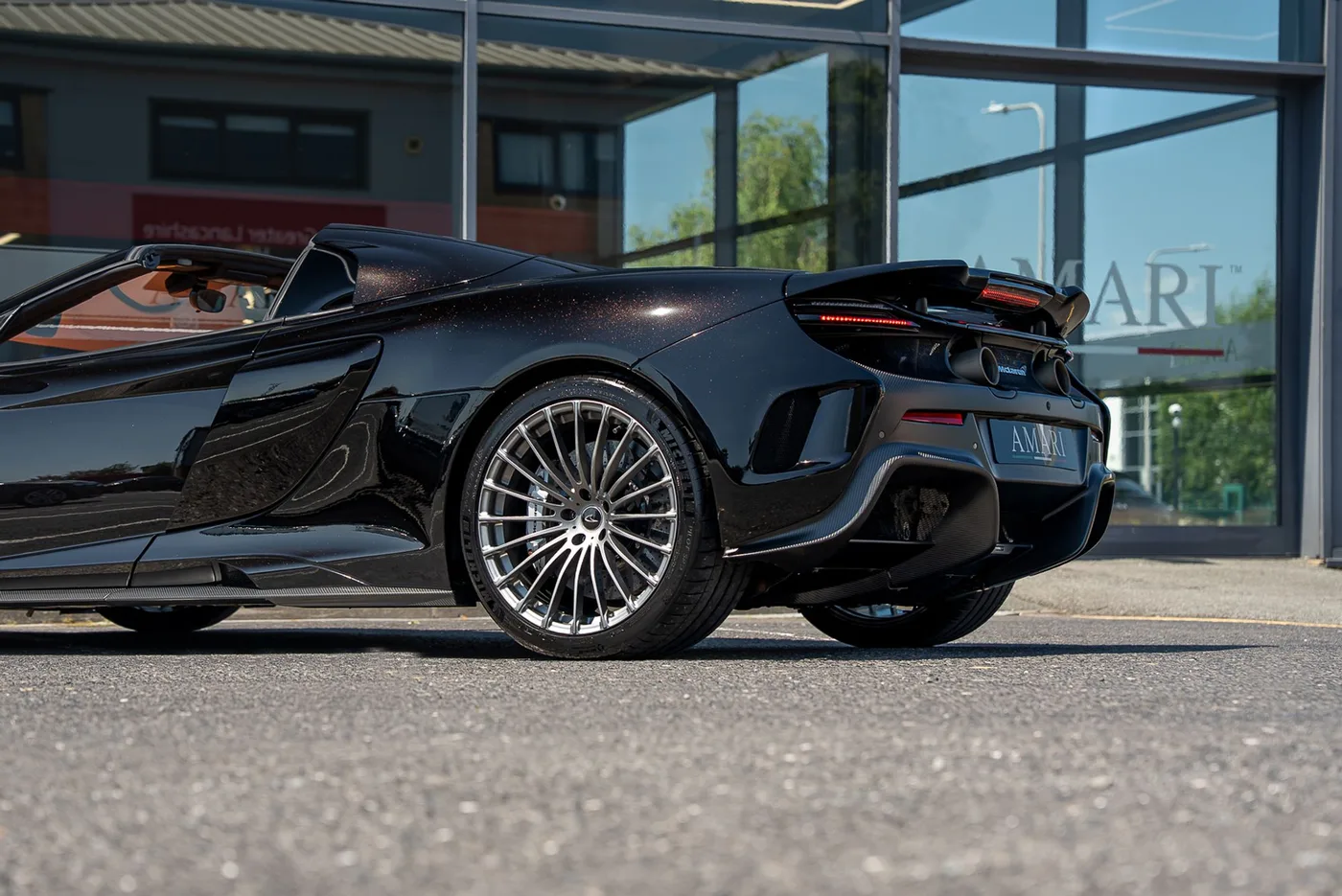 2016 McLaren 675LT Spider angeboten von einem Supersportwagenhändler in Preston, Vereinigtes Königreich, Foto 17 von 25
