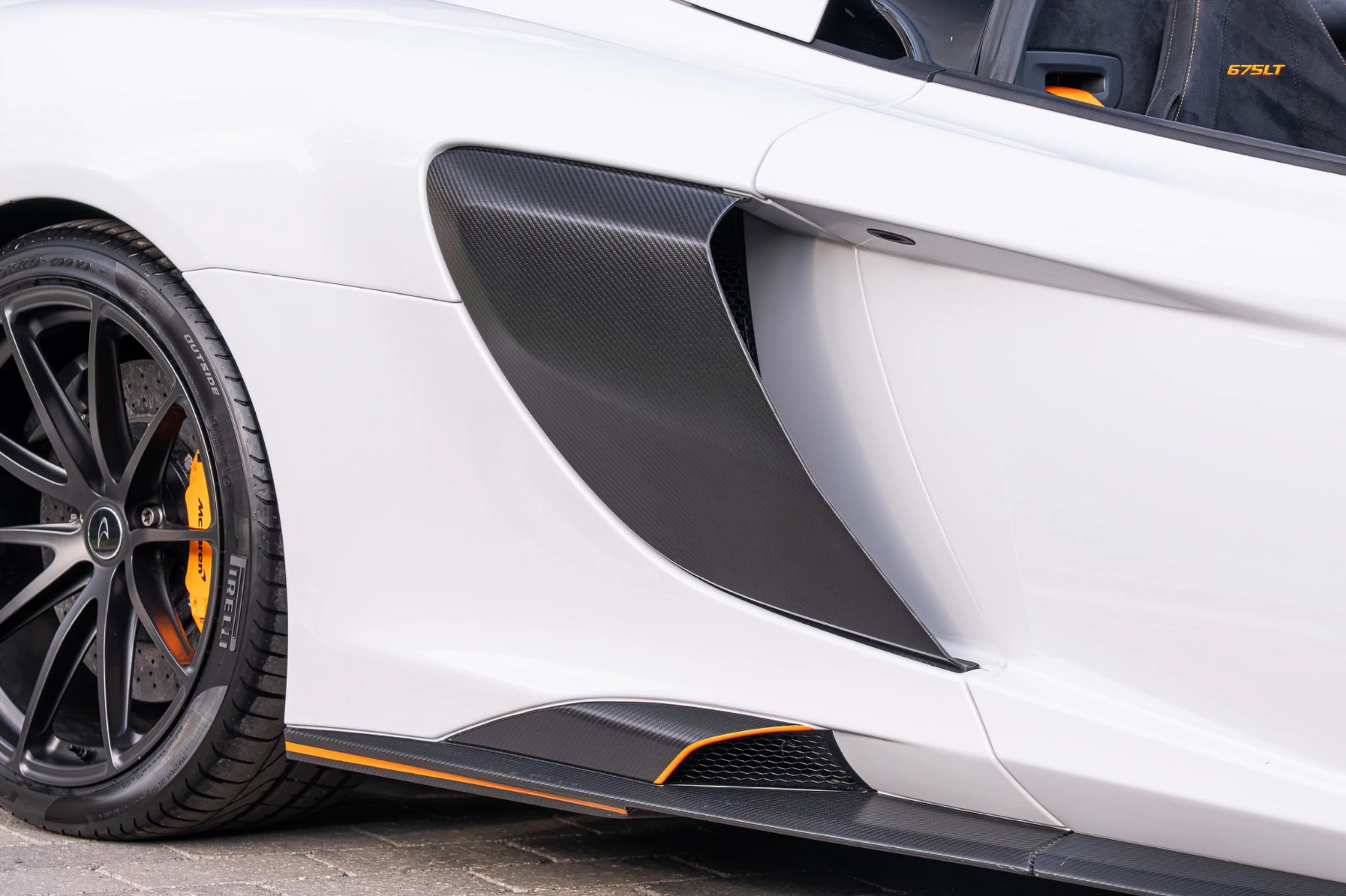 2016 McLaren 675LT Spider, 11/30