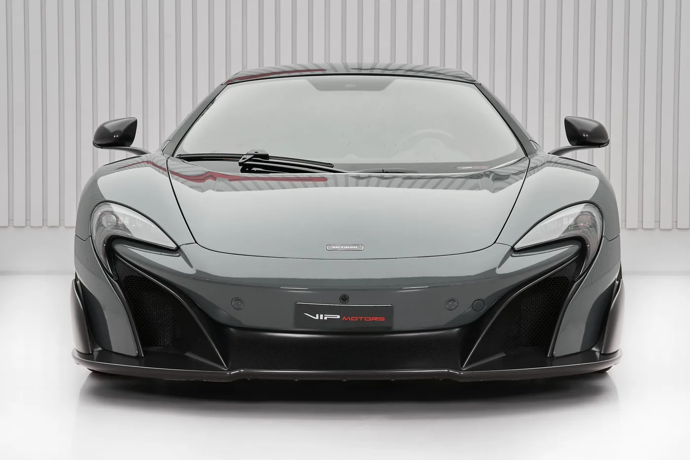 2016 McLaren 675LT angeboten von einem Fachhändler in Dubai, Vereinigte Arabische Emirate, Foto 2 von 10