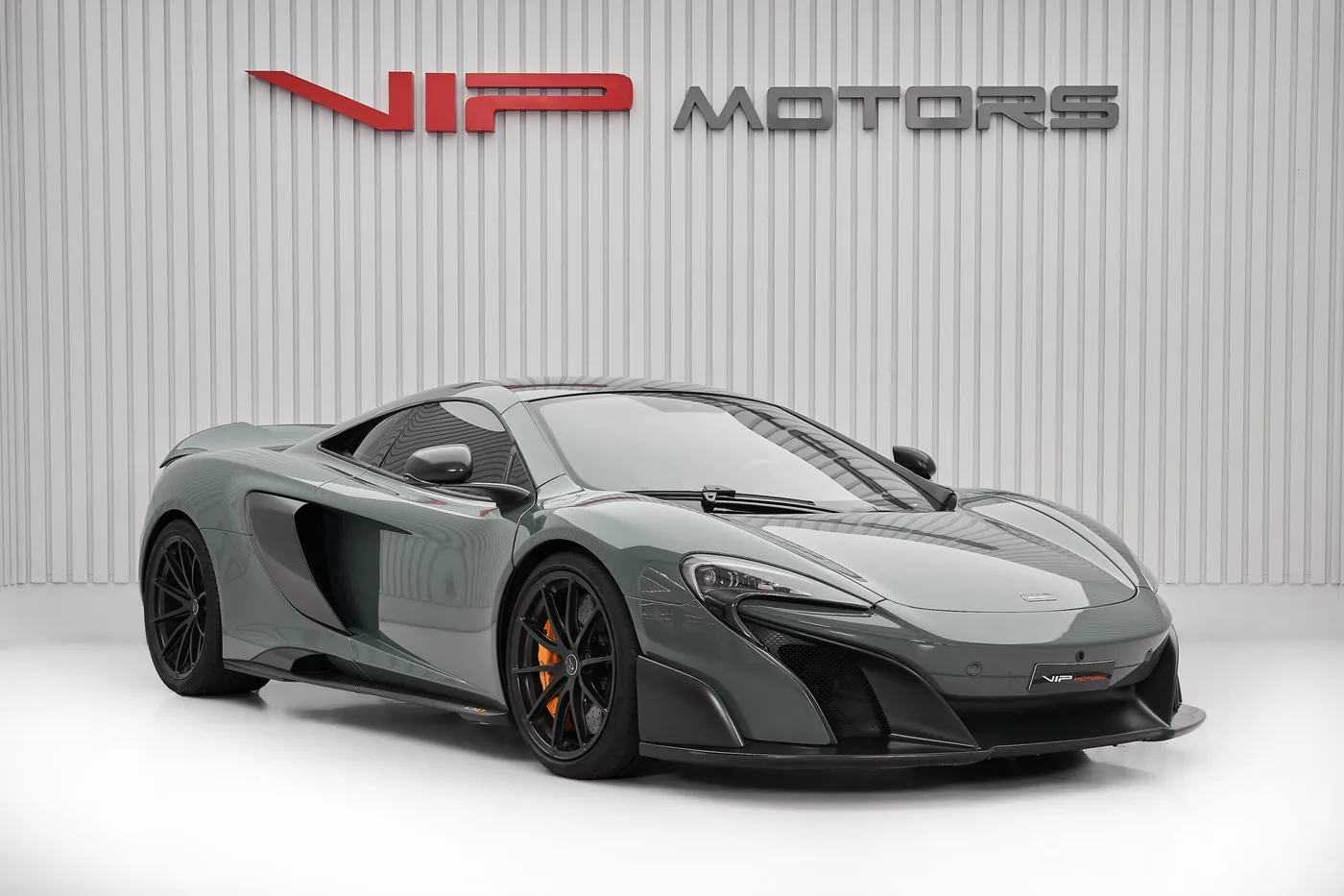 2016 McLaren 675LT angeboten von einem Fachhändler in Dubai, Vereinigte Arabische Emirate, Foto 4 von 10