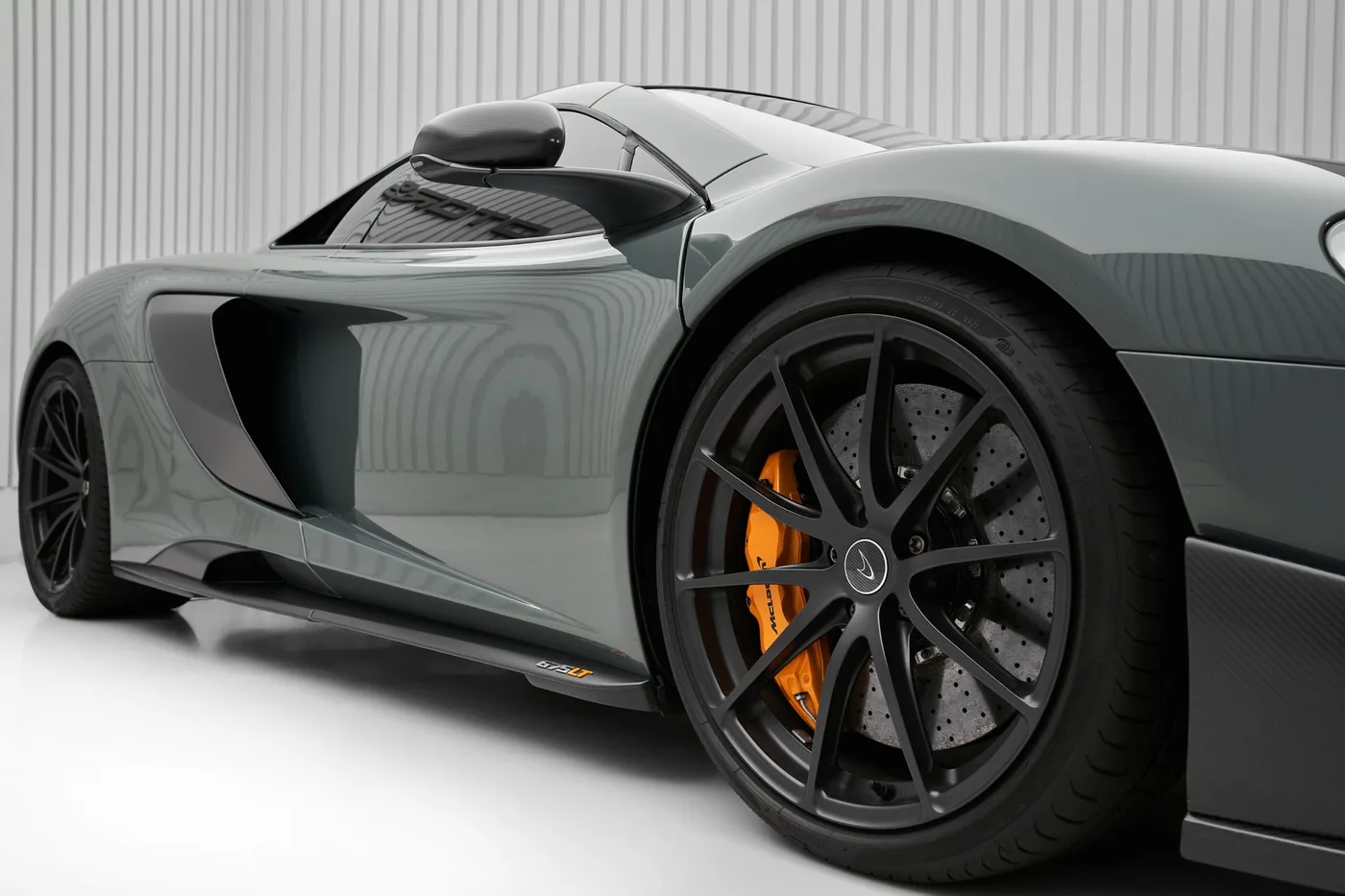 2016 McLaren 675LT angeboten von einem Fachhändler in Dubai, Vereinigte Arabische Emirate, Foto 10 von 10