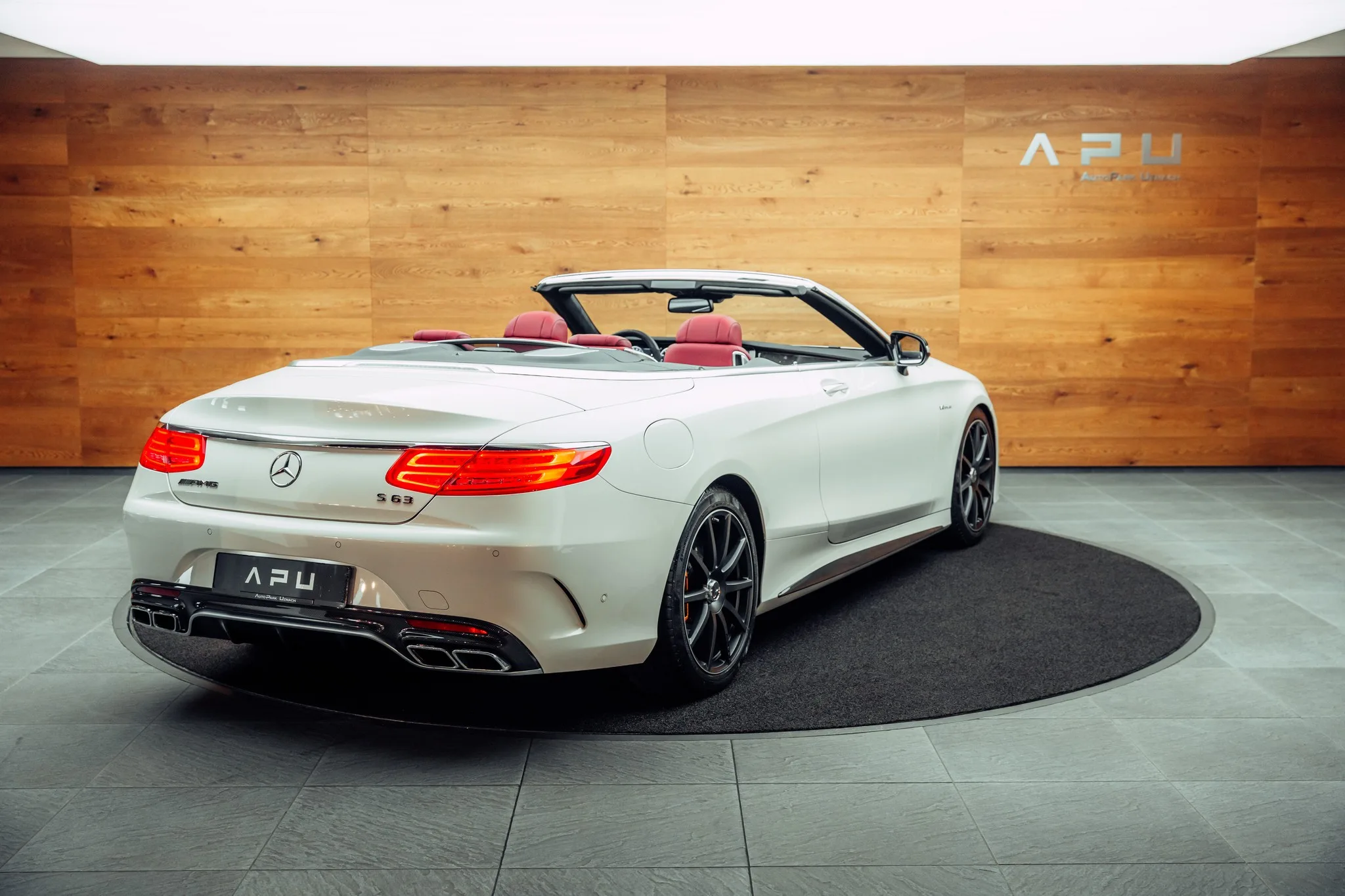 2016 Mercedes-AMG S 63 Cabriolet, 2/25