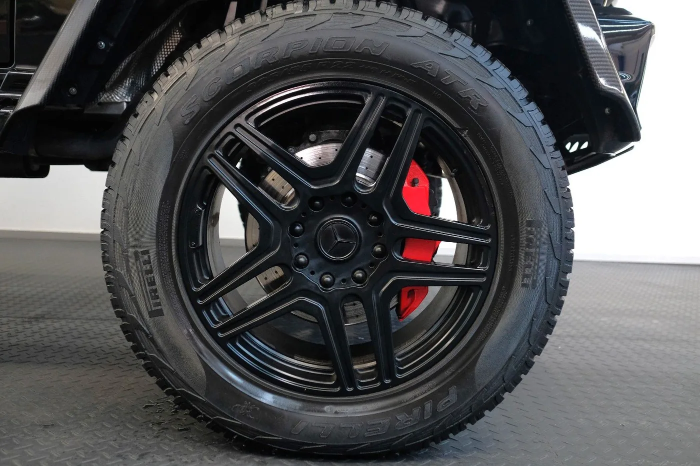 2016 Mercedes-Benz G 500 4x4² offered by a specialist dealer in Nuremberg, Germany, photo 11 of 15