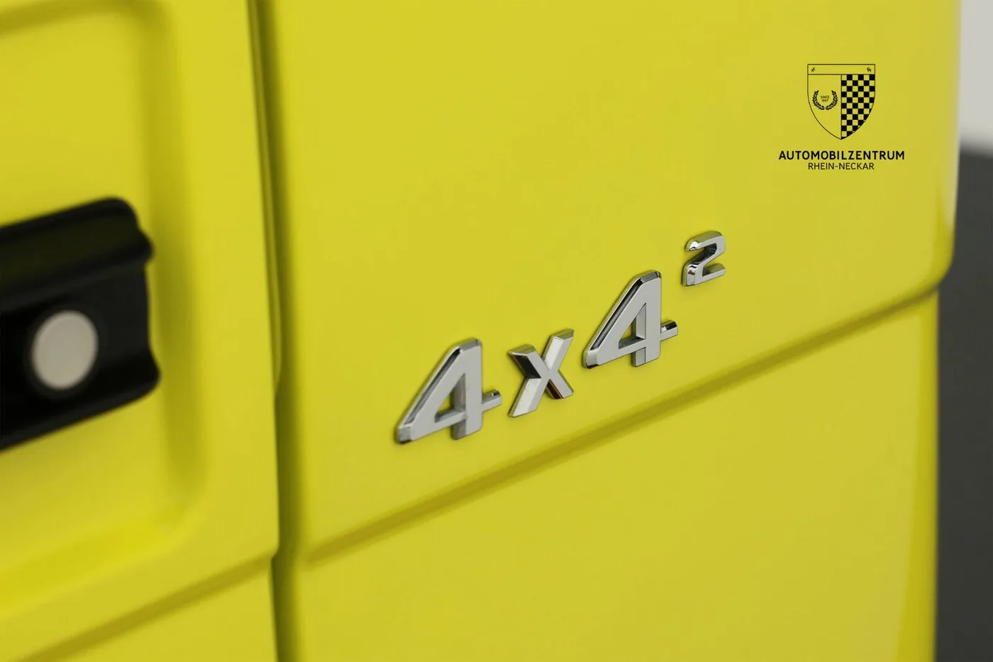 2016 Mercedes-Benz G 500 4x4² offered by a supercar dealer in Viernheim, Germany, photo 16 of 25