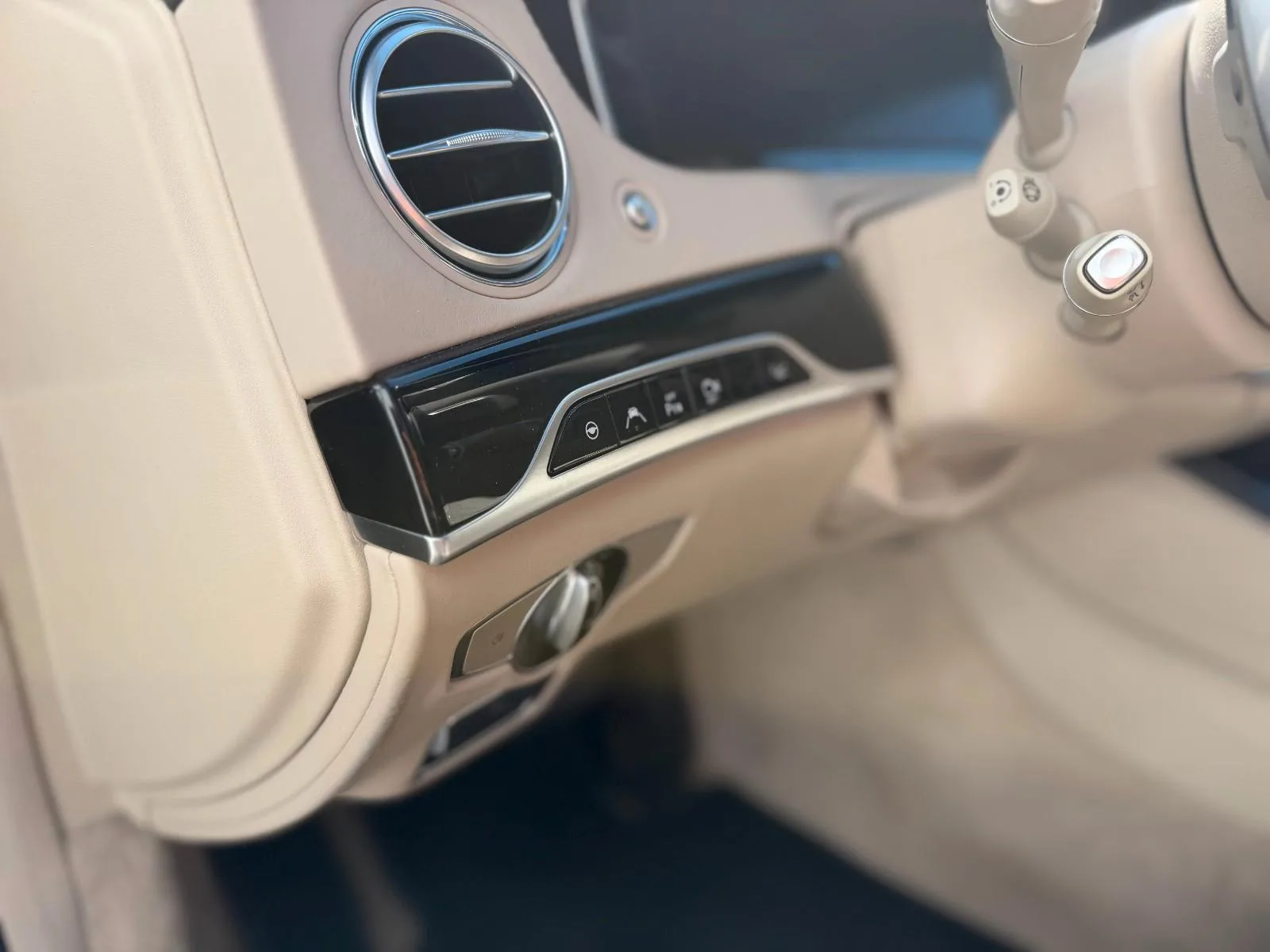 2016 Mercedes-Maybach S 500 4MATIC, 23/30
