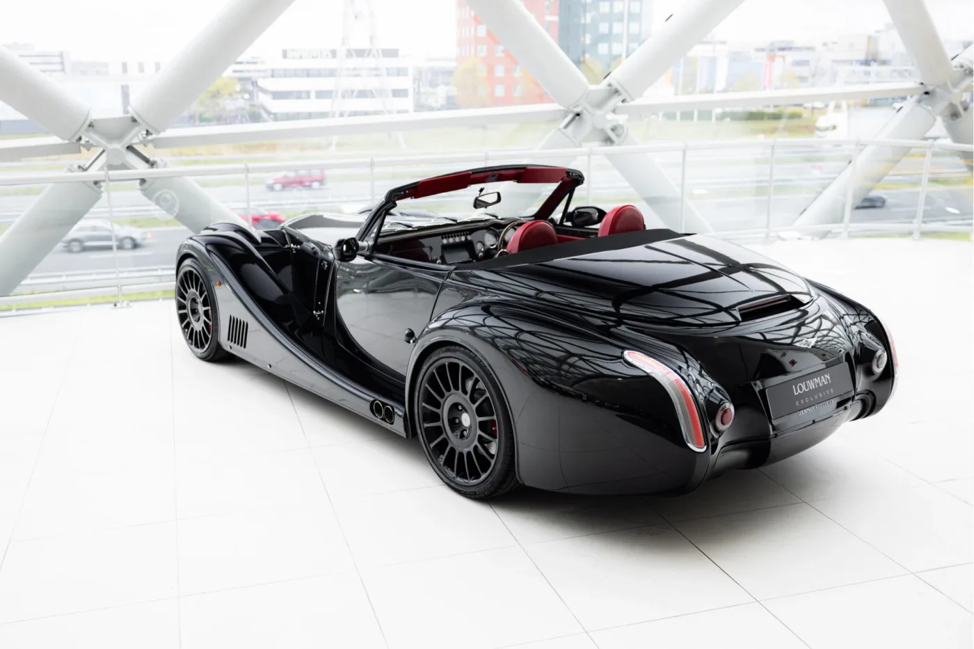 2016 Morgan Aero 8 offered by an official McLaren and Morgan dealer in Utrecht, Netherlands, photo 3 of 25
