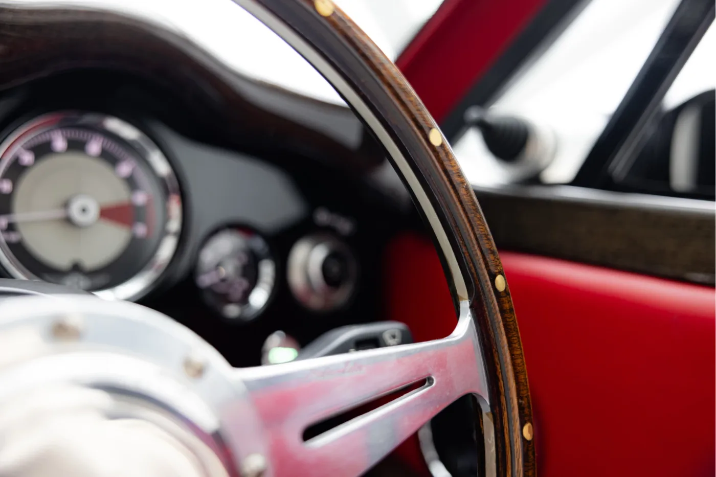 2016 Morgan Aero 8 offered by an official McLaren and Morgan dealer in Utrecht, Netherlands, photo 15 of 25
