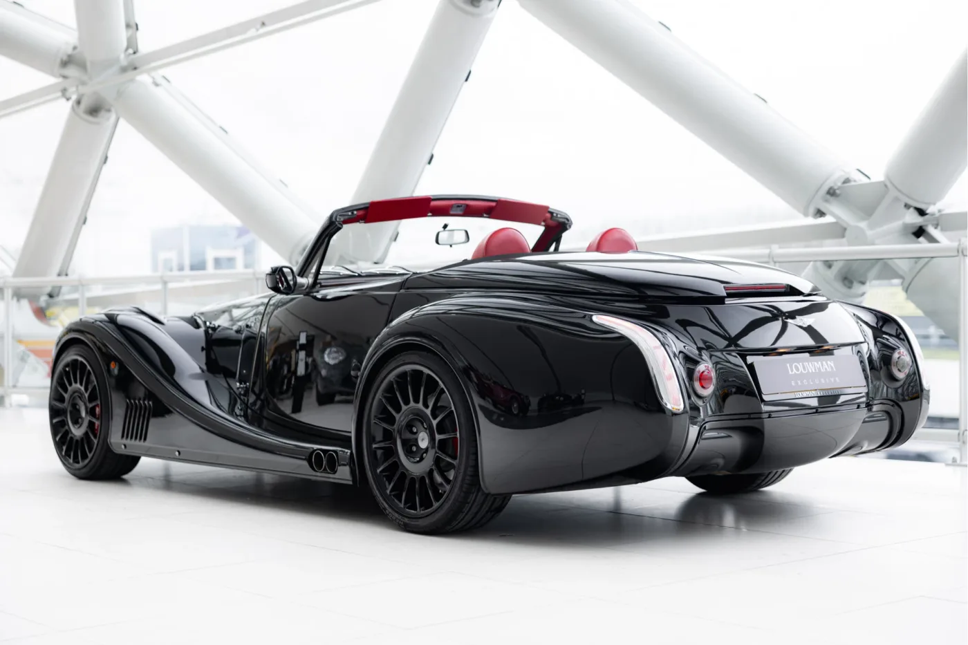 2016 Morgan Aero 8 offered by an official McLaren and Morgan dealer in Utrecht, Netherlands, photo 24 of 25
