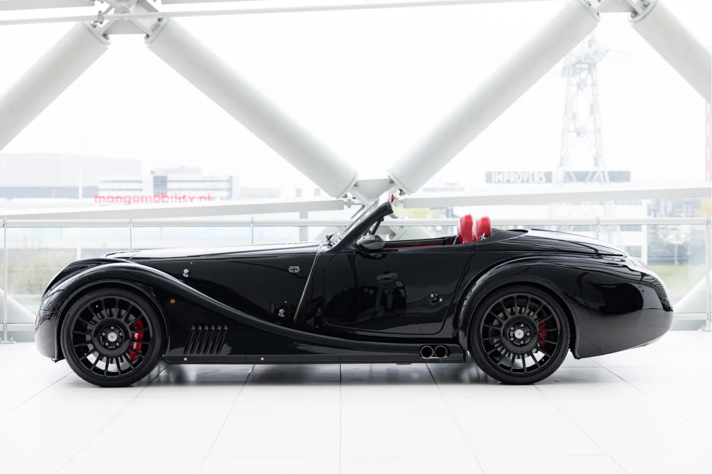 2016 Morgan Aero 8 offered by an official McLaren and Morgan dealer in Utrecht, Netherlands, photo 25 of 25