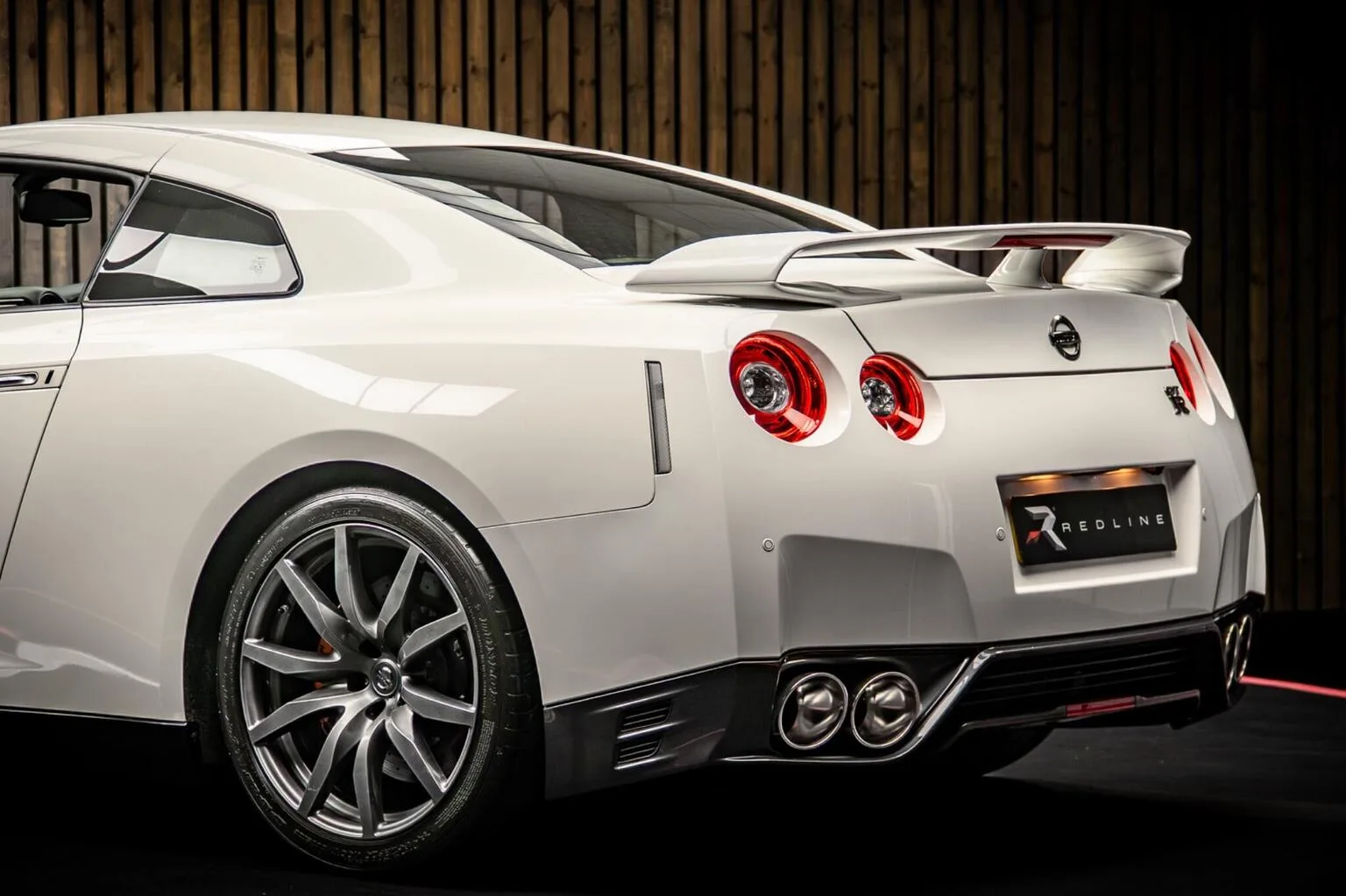 2016 Nissan GT-R, 16/30