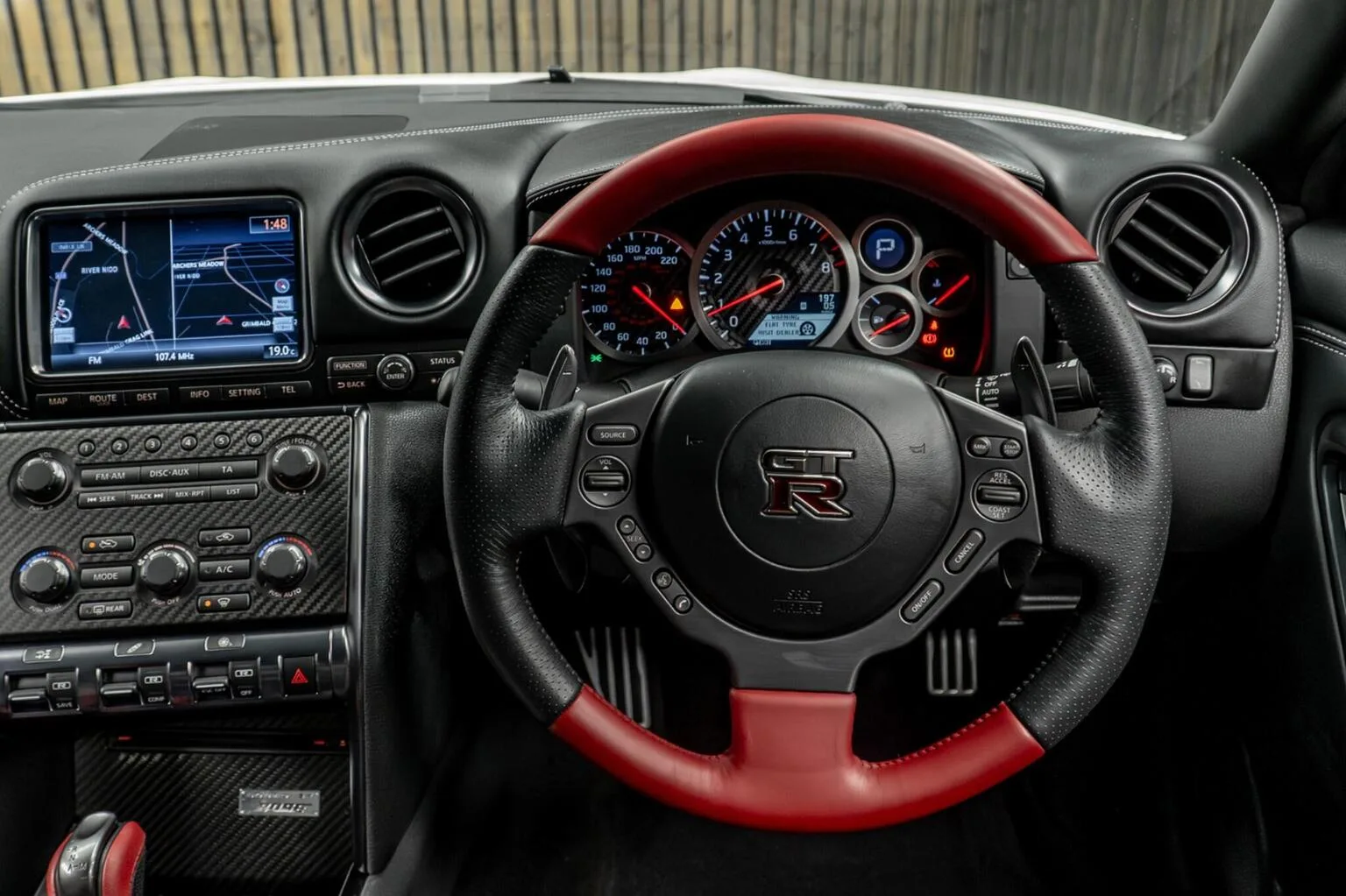 2016 Nissan GT-R, 25/30
