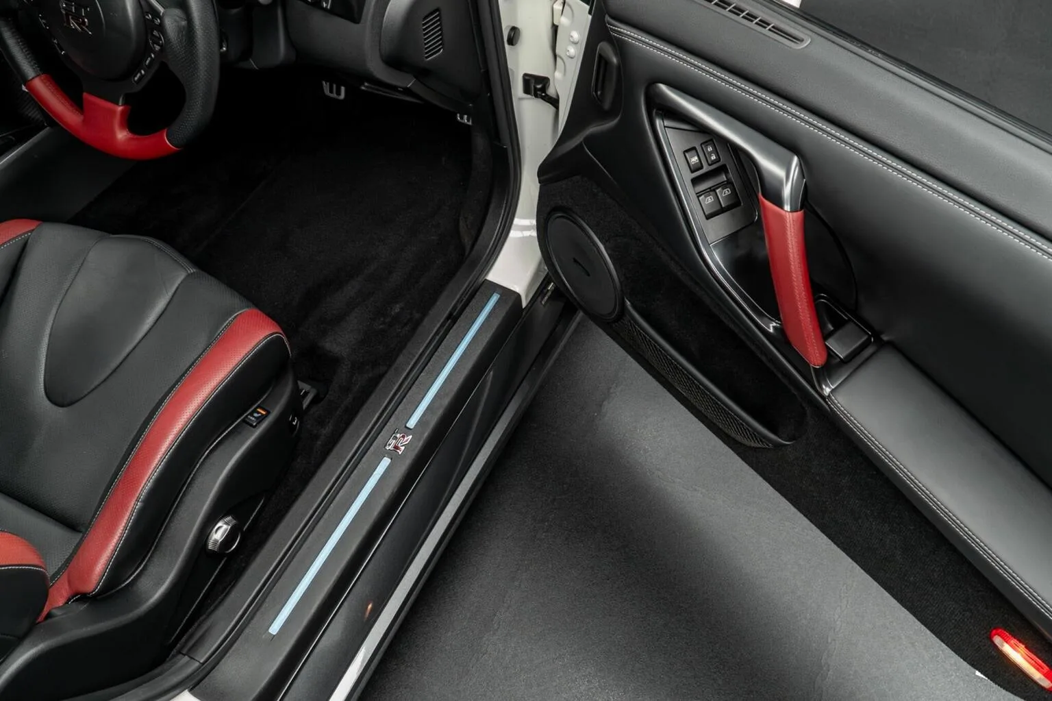 2016 Nissan GT-R, 28/30