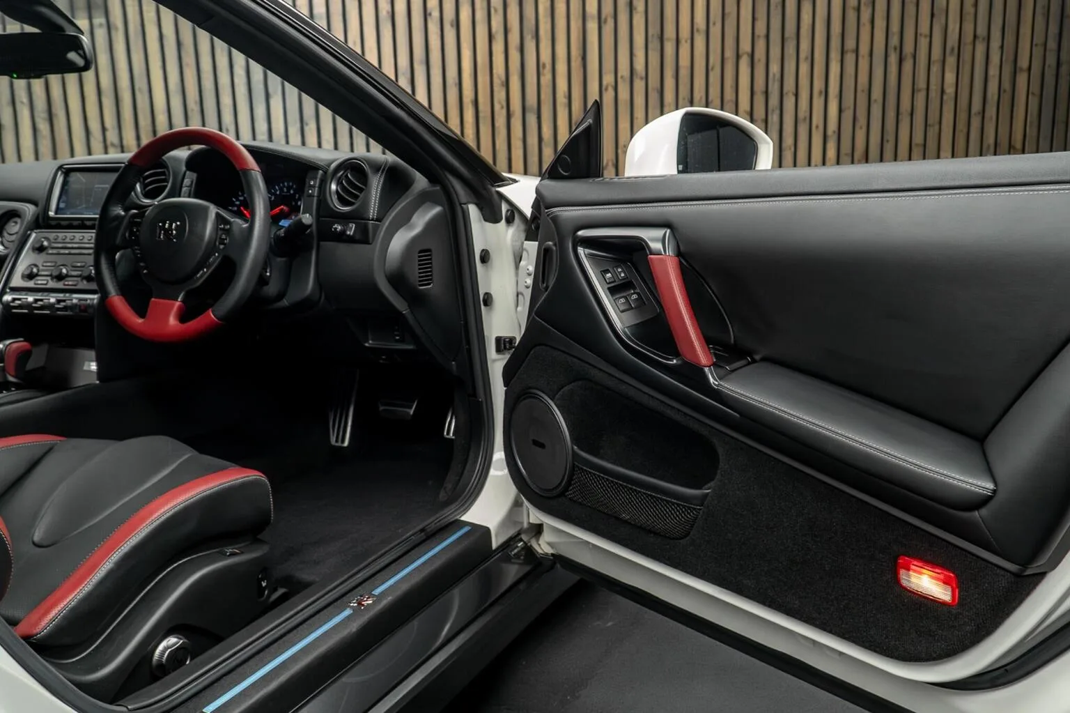 2016 Nissan GT-R, 29/30