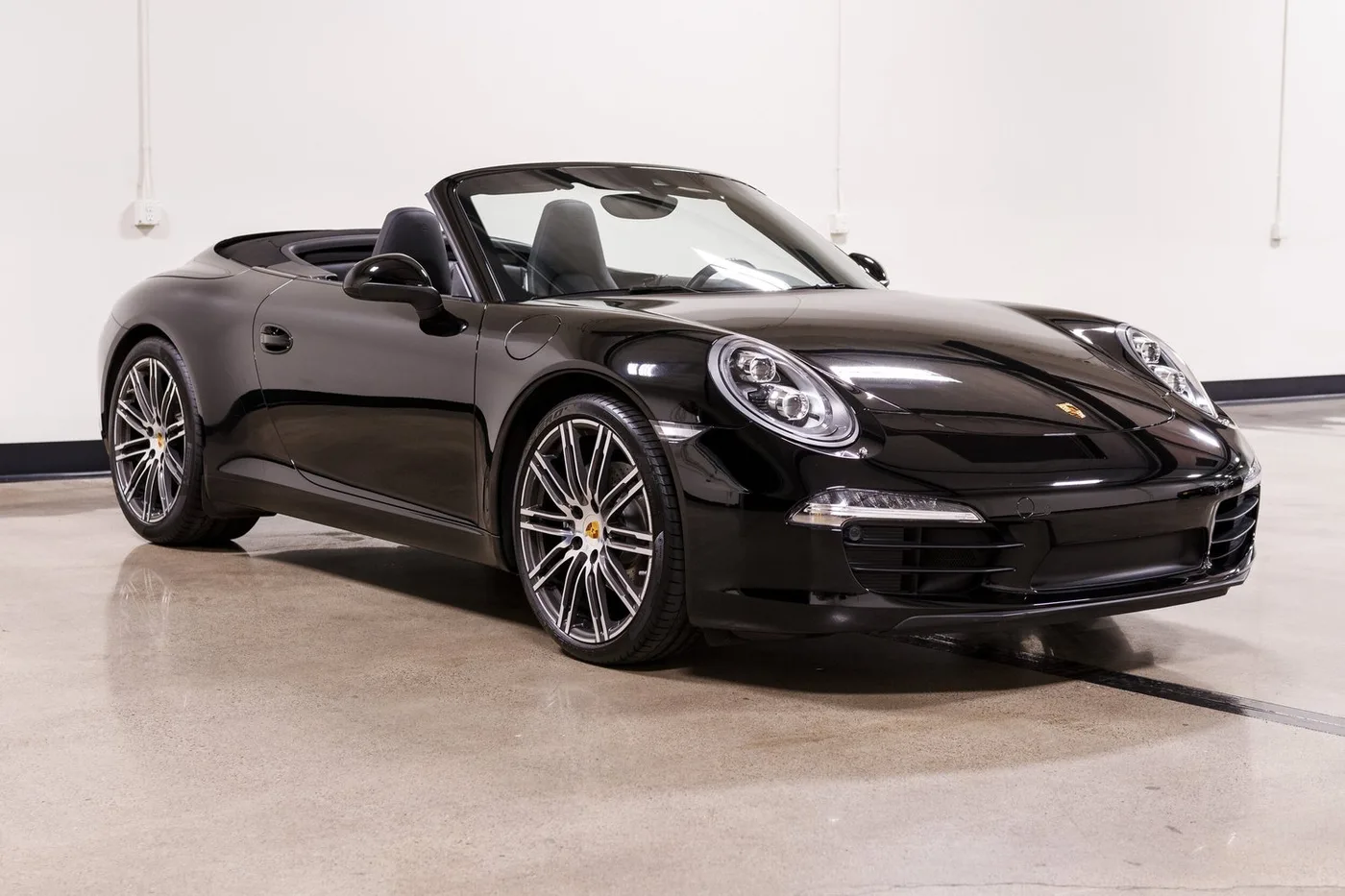 2016 Porsche 911 Cabriolet verkauft von einem Fachhändler in Costa Mesa, Vereinigte Staaten, Foto 2 von 15