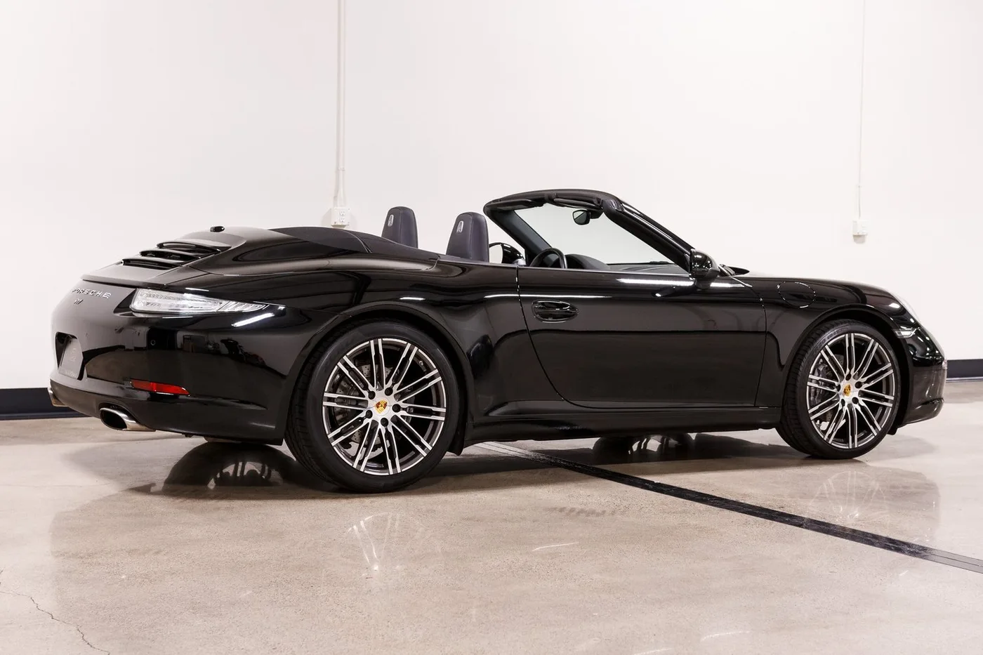 2016 Porsche 911 Cabriolet verkauft von einem Fachhändler in Costa Mesa, Vereinigte Staaten, Foto 7 von 15