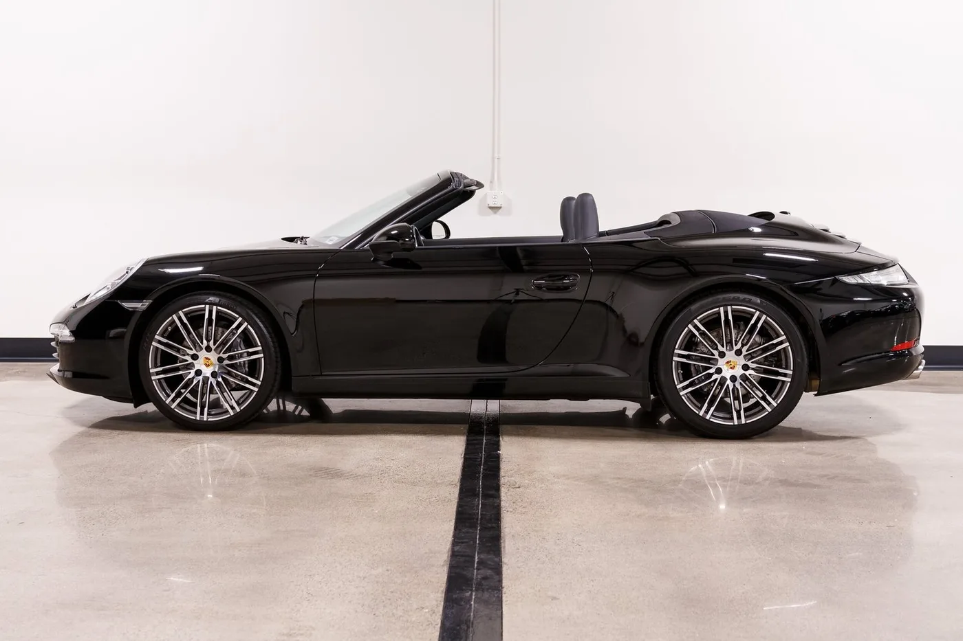 2016 Porsche 911 Cabriolet verkauft von einem Fachhändler in Costa Mesa, Vereinigte Staaten, Foto 8 von 15