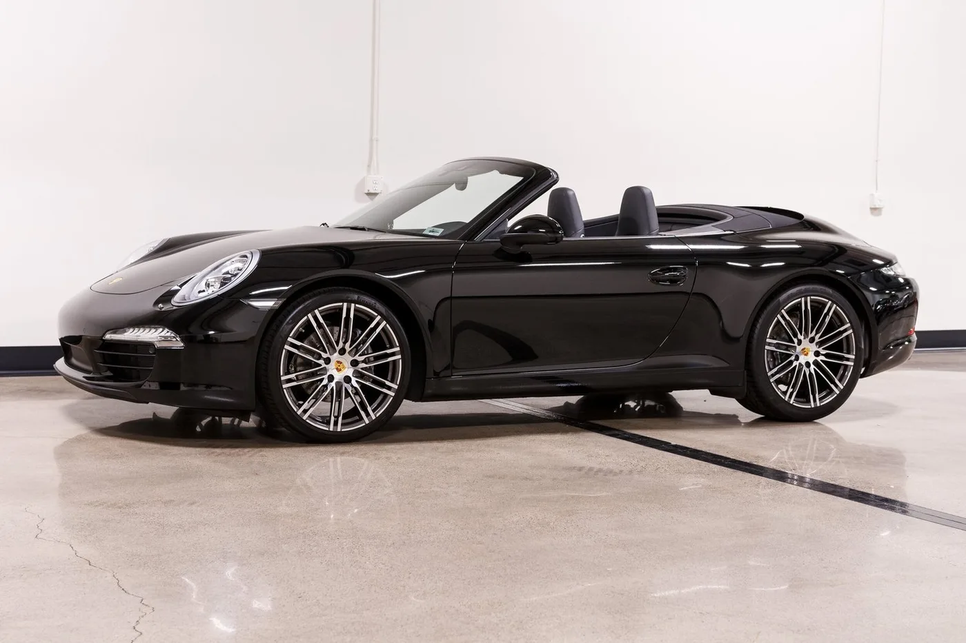 2016 Porsche 911 Cabriolet verkauft von einem Fachhändler in Costa Mesa, Vereinigte Staaten, Foto 9 von 15