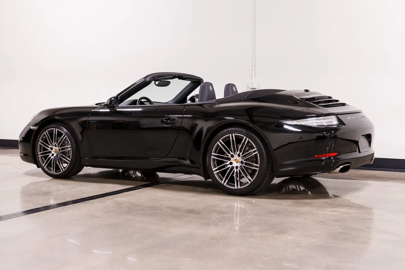 2016 Porsche 911 Cabriolet verkauft von einem Fachhändler in Costa Mesa, Vereinigte Staaten, Foto 10 von 15