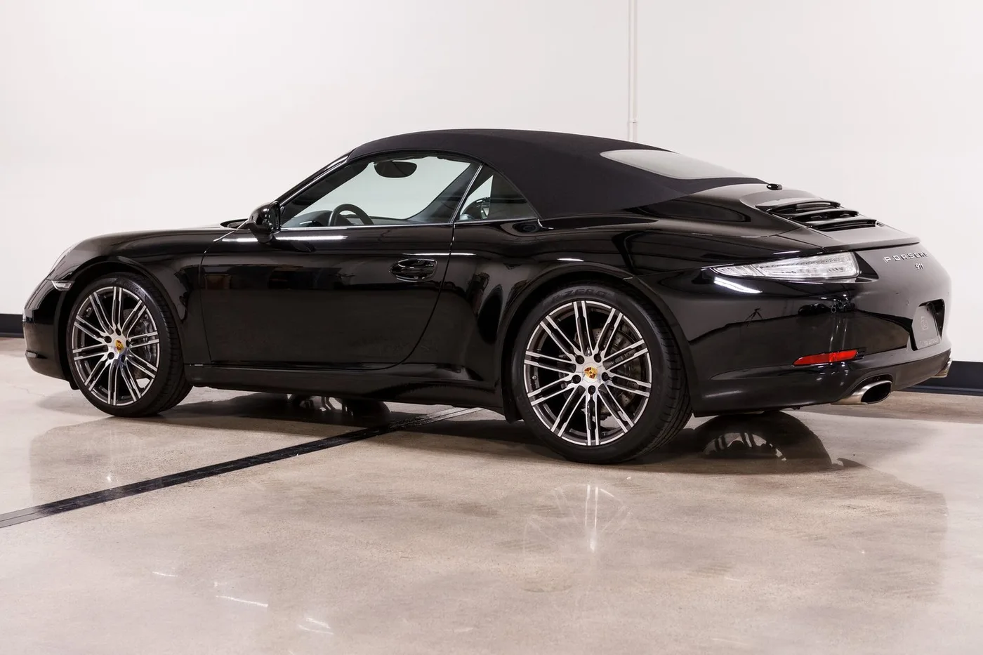 2016 Porsche 911 Cabriolet verkauft von einem Fachhändler in Costa Mesa, Vereinigte Staaten, Foto 14 von 15