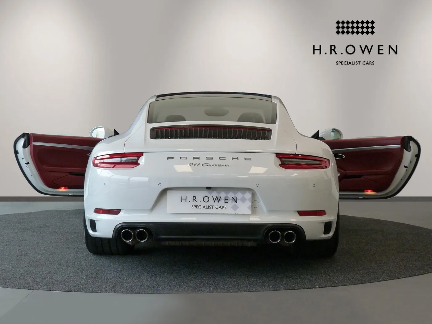 2016 Porsche 911 Carrera offered by a franchised dealer group in Cheltenham, United Kingdom, photo 11 of 25