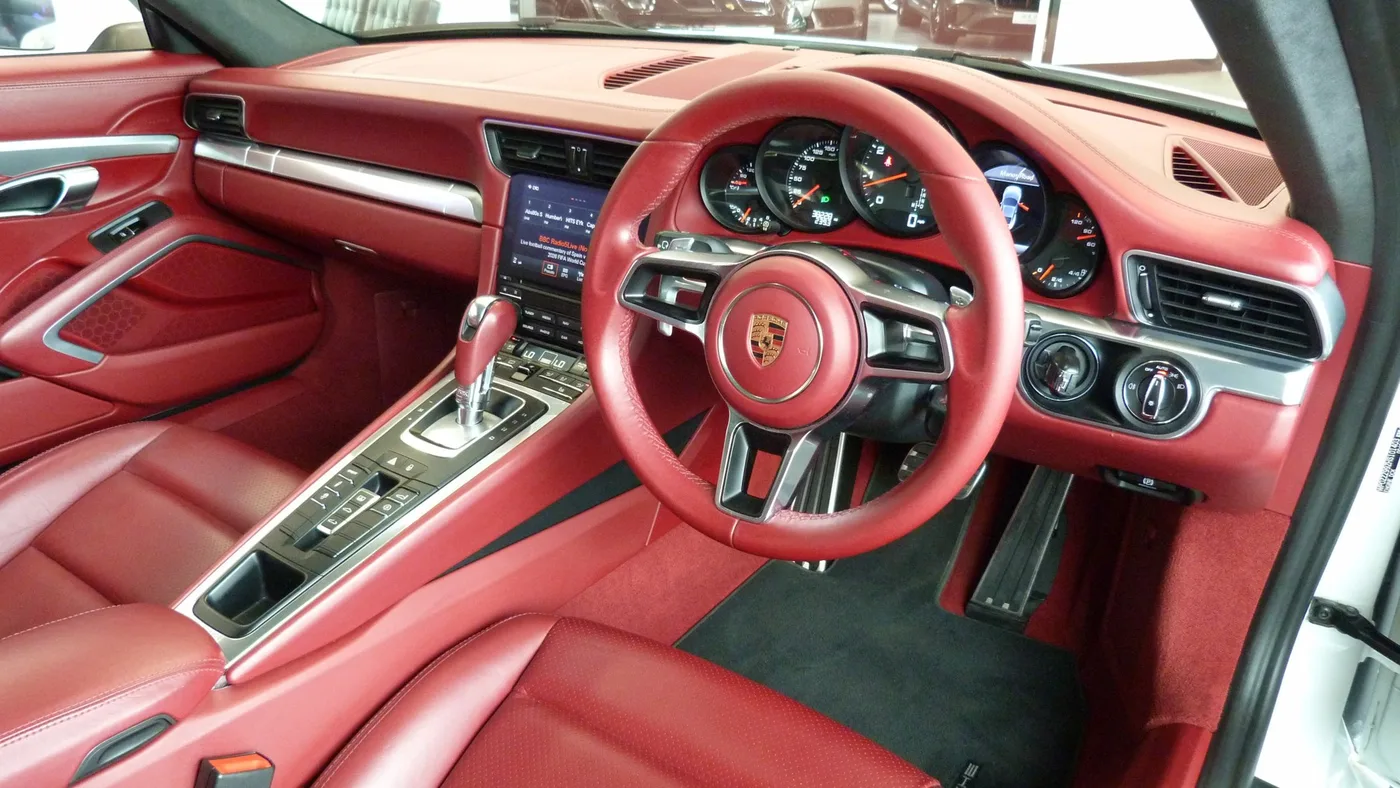 2016 Porsche 911 Carrera offered by a franchised dealer group in Cheltenham, United Kingdom, photo 15 of 25