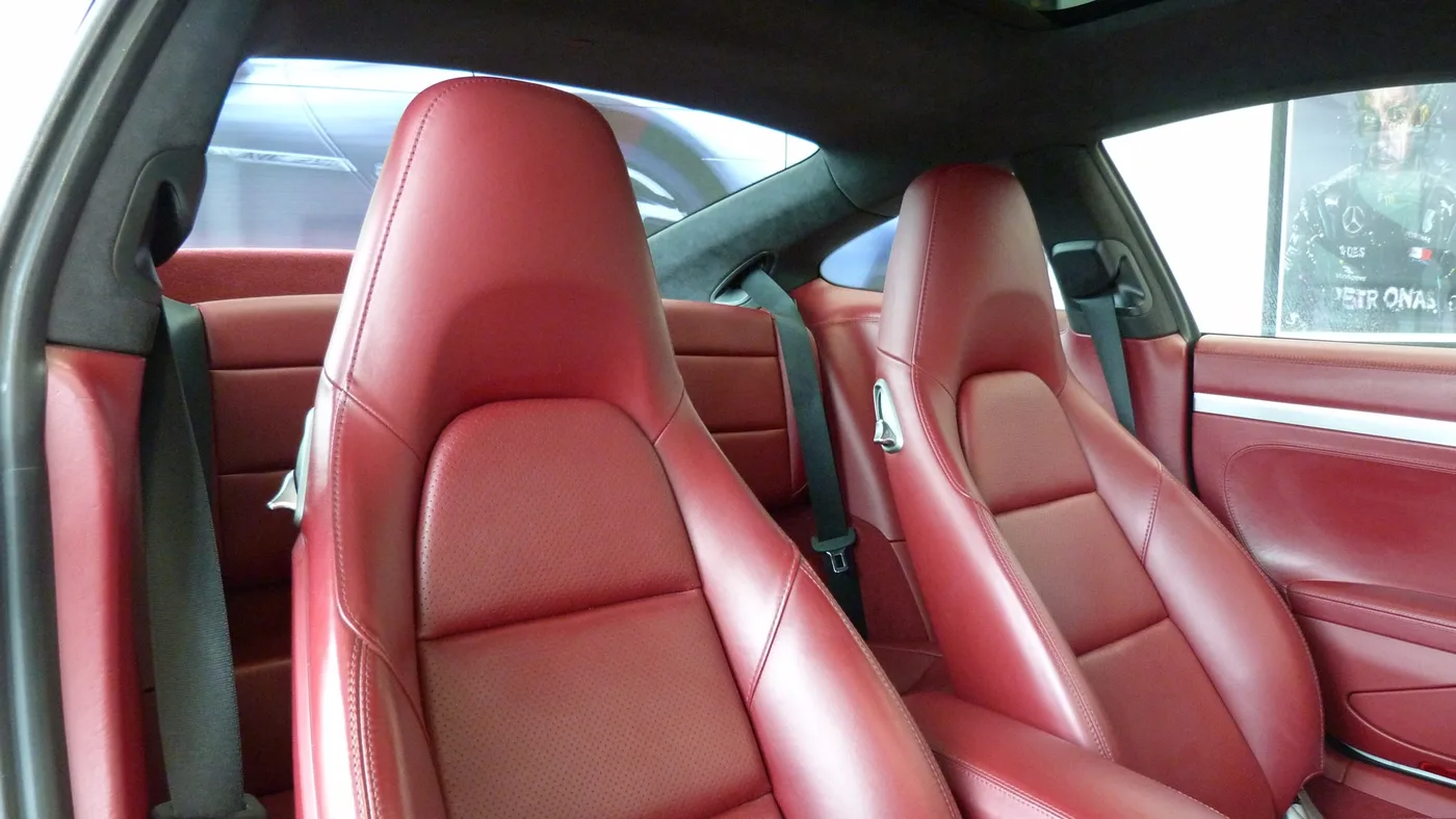 2016 Porsche 911 Carrera offered by a franchised dealer group in Cheltenham, United Kingdom, photo 16 of 25