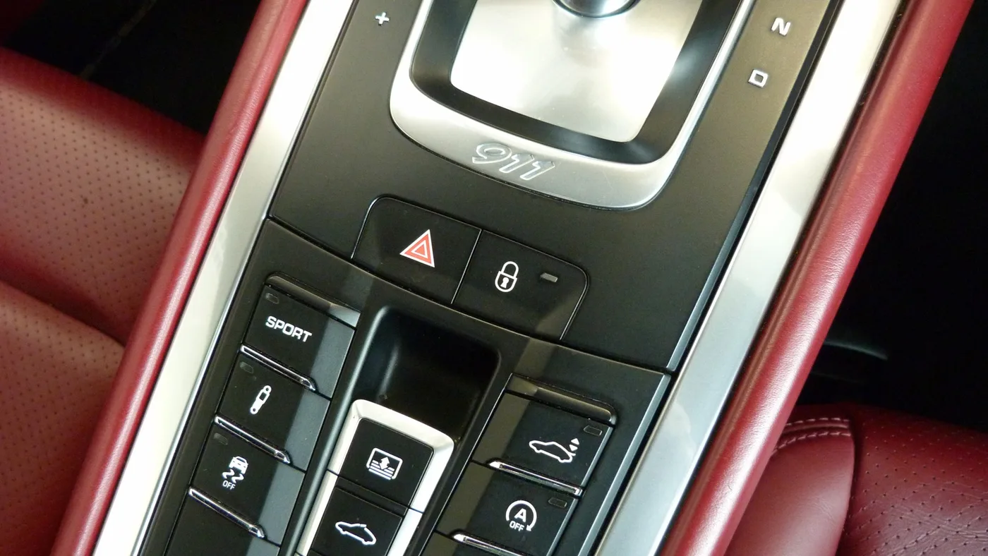 2016 Porsche 911 Carrera offered by a franchised dealer group in Cheltenham, United Kingdom, photo 25 of 25