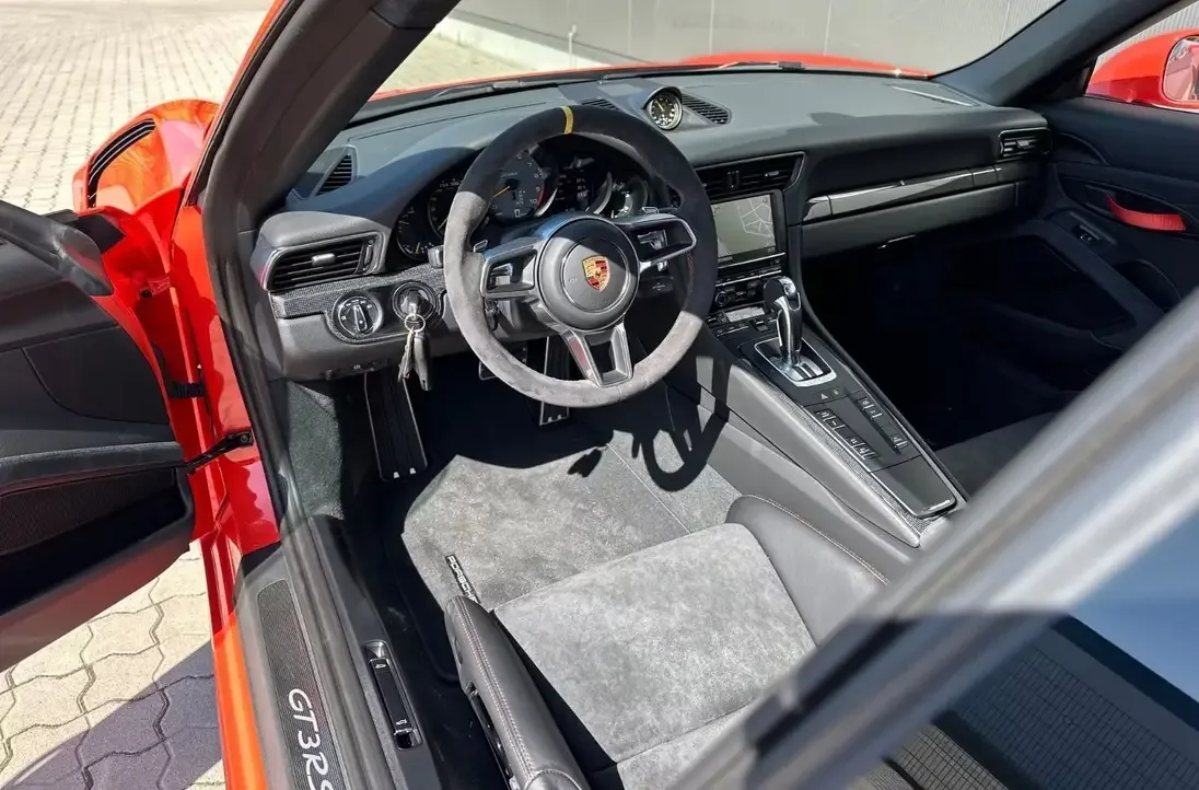2016 Porsche 911 GT3 RS, 6/11