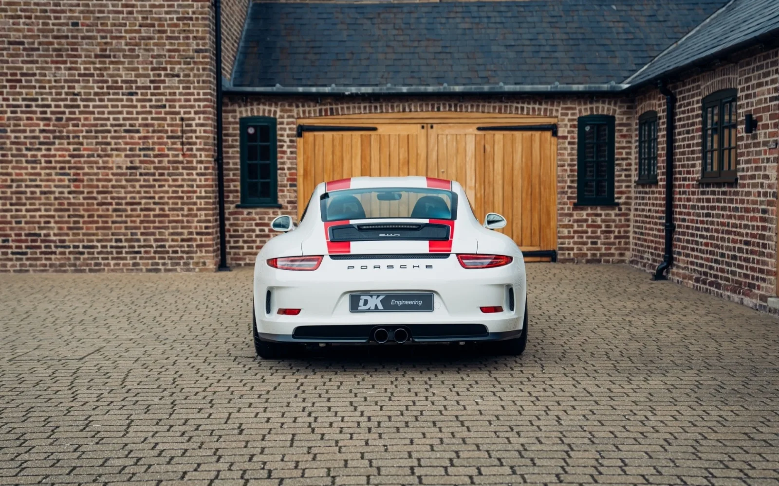 2016 Porsche 911 R, 11/25