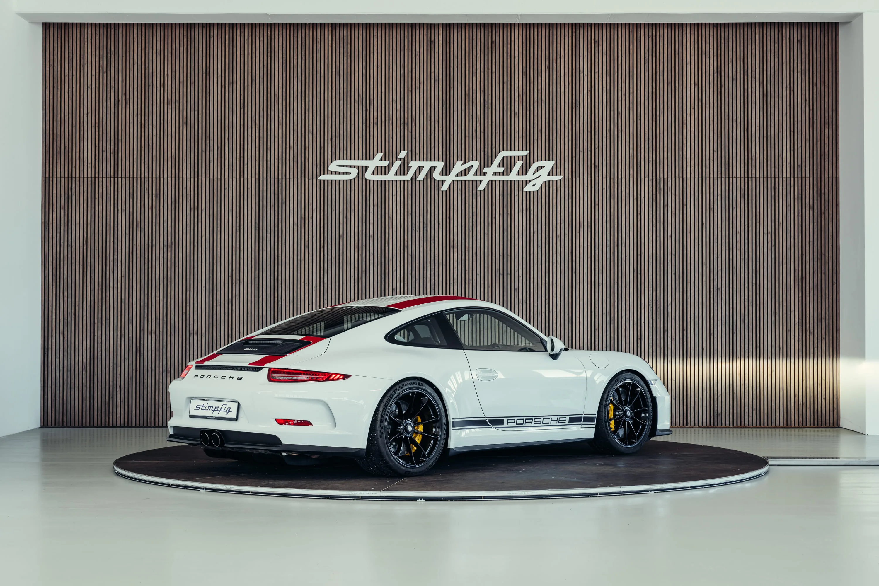 2016 Porsche 911 R offered by a collector car specialist in Stuttgart, Germany, photo 5 of 25