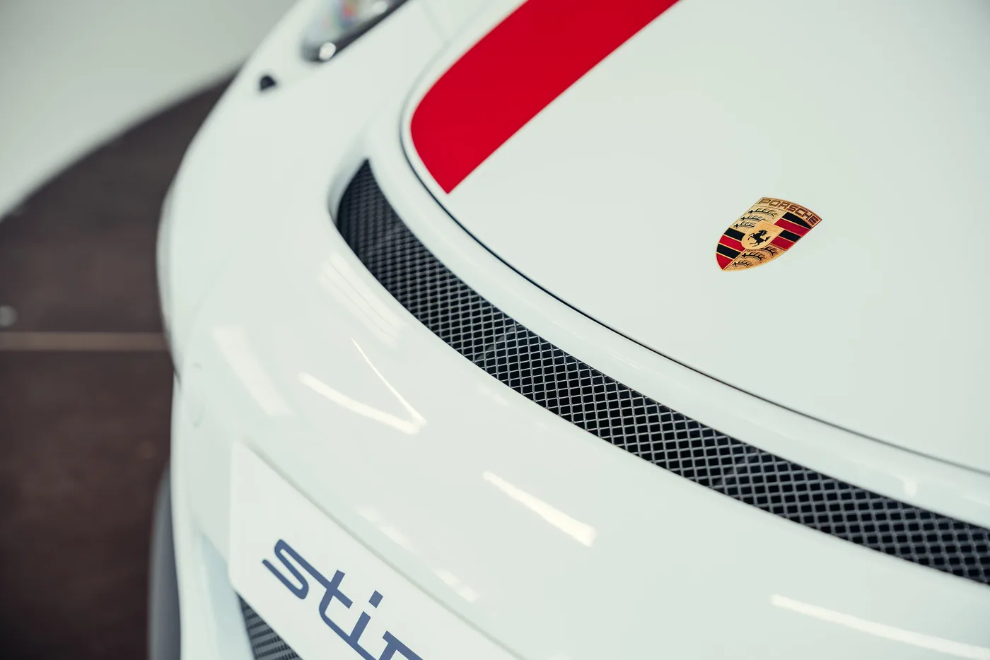 2016 Porsche 911 R offered by a collector car specialist in Stuttgart, Germany, photo 9 of 25