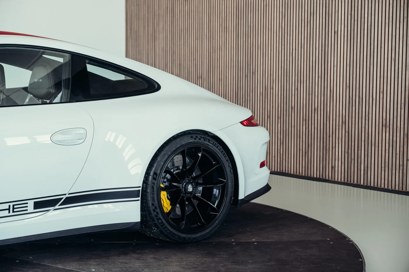 2016 Porsche 911 R offered by a collector car specialist in Stuttgart, Germany, photo 12 of 25