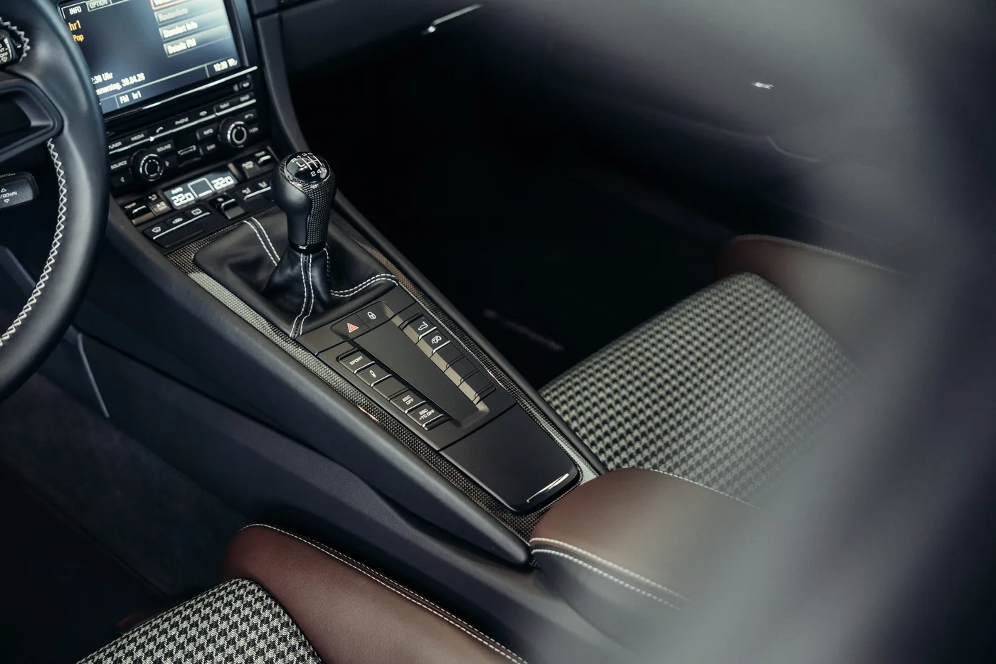 2016 Porsche 911 R offered by a collector car specialist in Stuttgart, Germany, photo 22 of 25