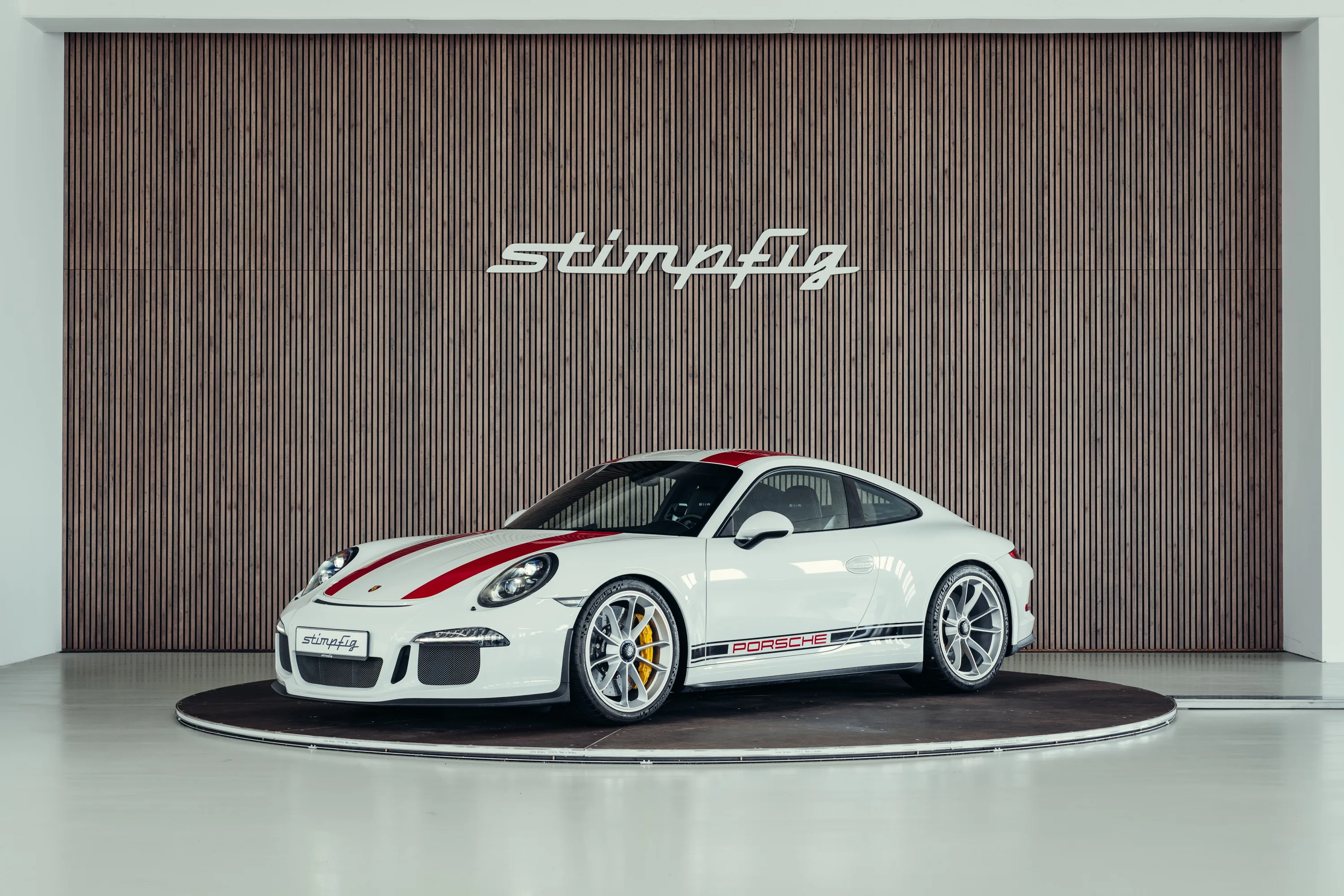 2016 Porsche 911 R angeboten von einem Fachhändler in Stuttgart, Deutschland, Hauptfoto