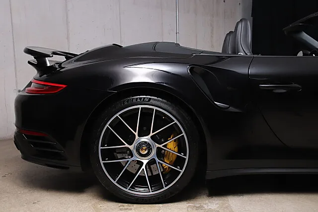 2016 Porsche 911 Turbo S Cabriolet 991.2, 13/30